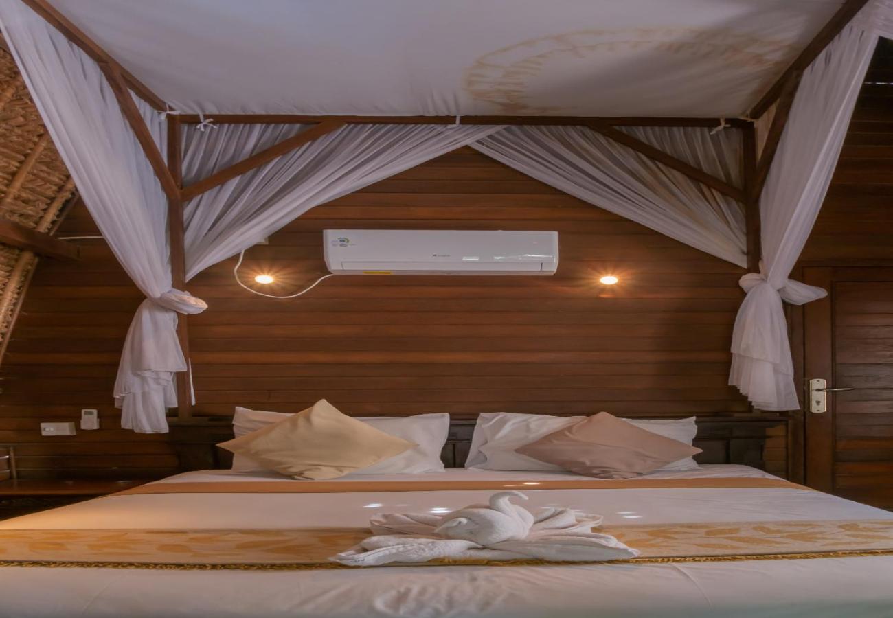 The Nichos Bungalows And Villas Nusa Lembongan  Exterior photo